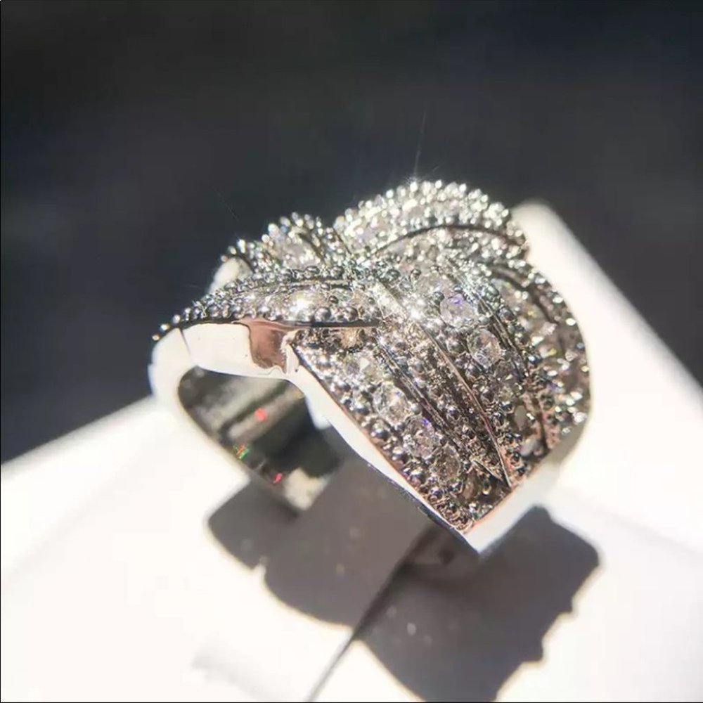 New Sterling Silver Twisted Diamond Ring - Picture 3 of 6